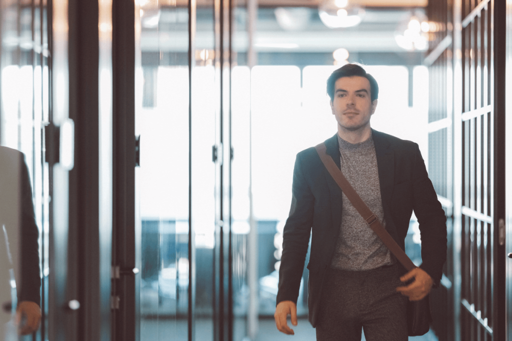 Sistema de fichaje automático al entrar en la empresa